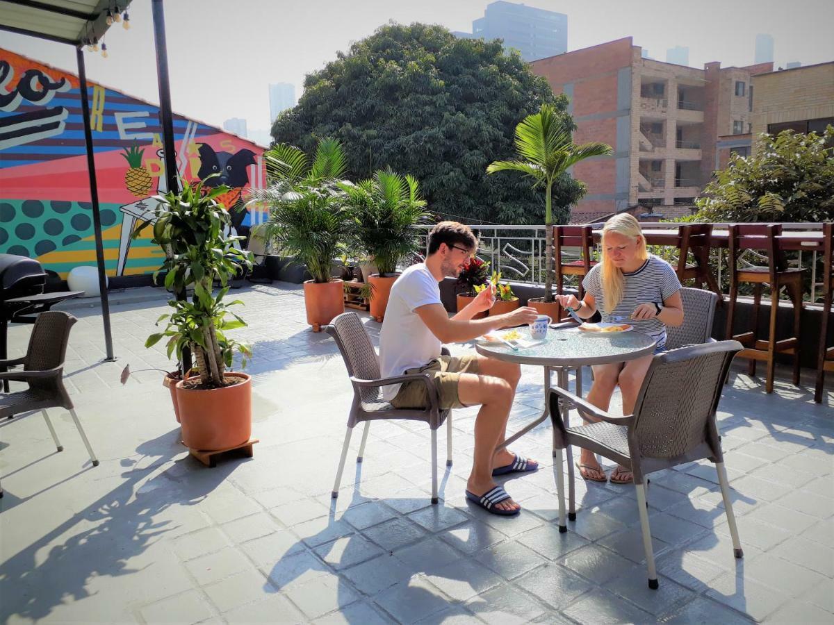 Noah Boutique Hostels Медельин Экстерьер фото